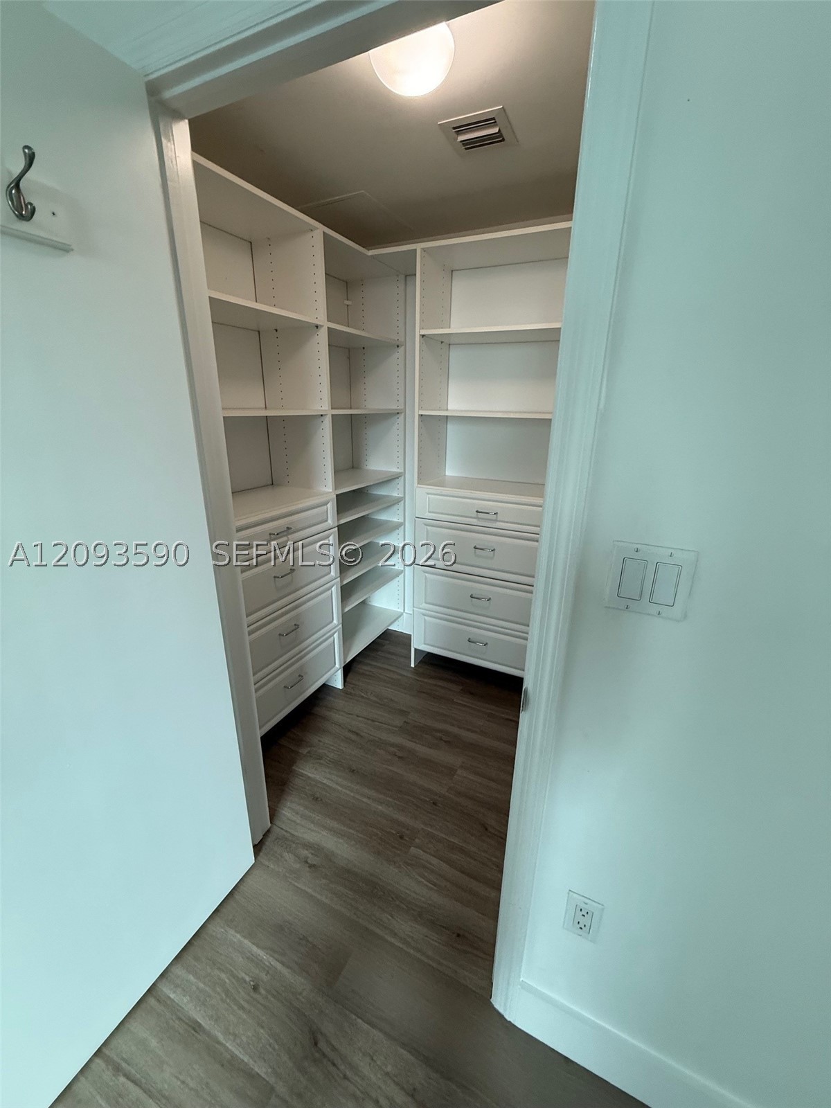 image 500 Brickell West10
