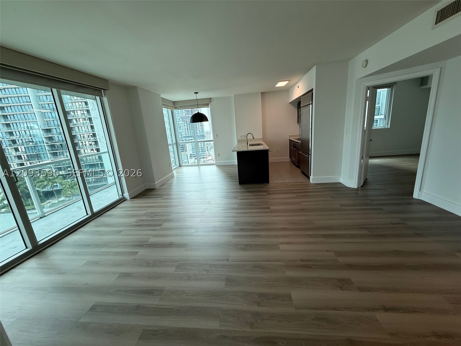 image 500 Brickell West6