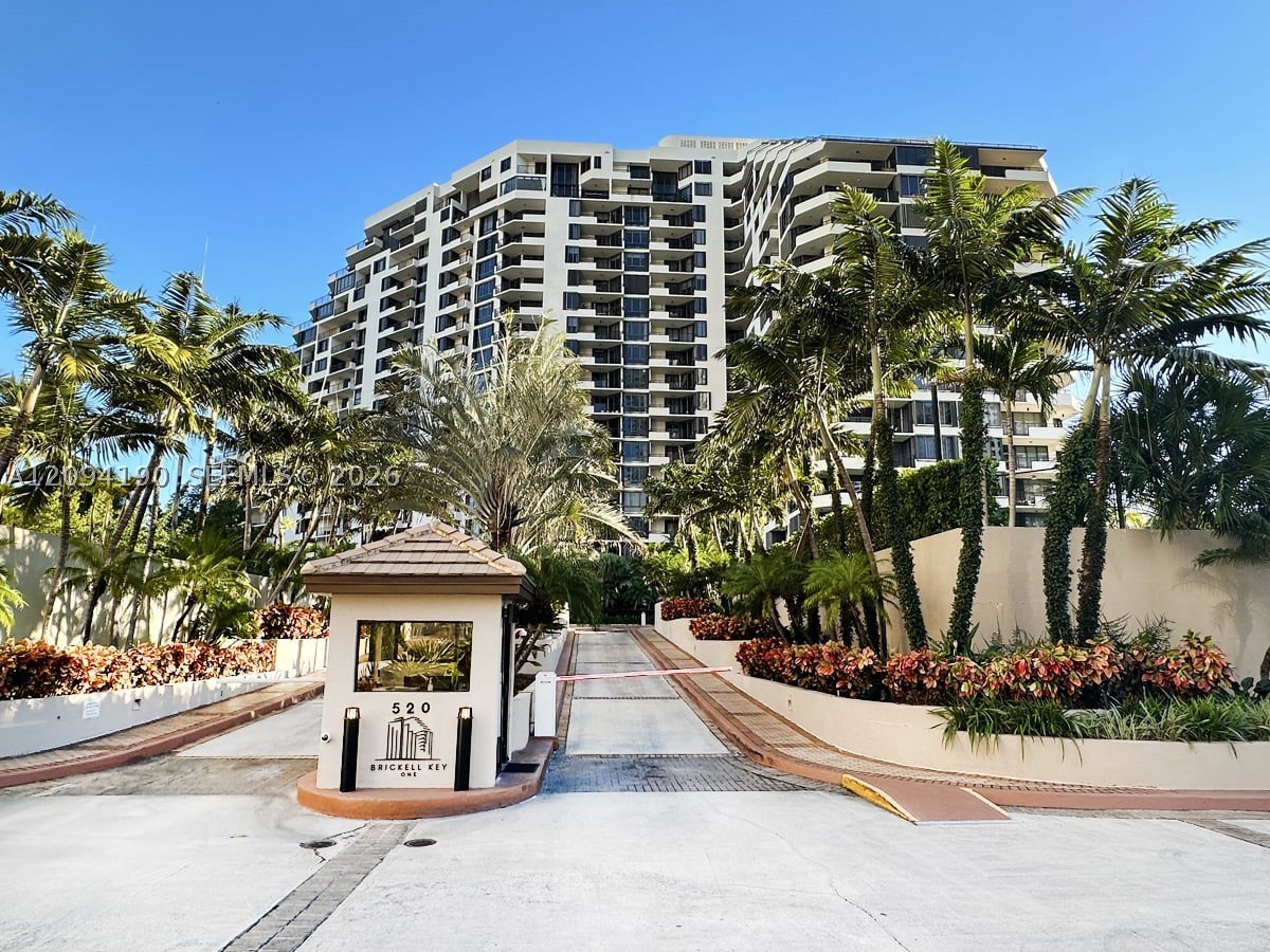 520 Brickell Key Dr #A1217
