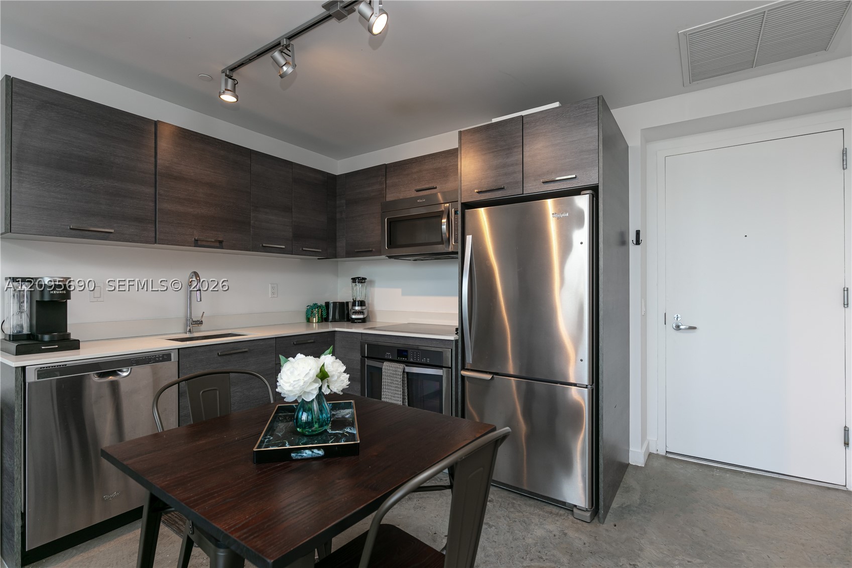 151 SE 1st St #3103 Miami, FL 33131
