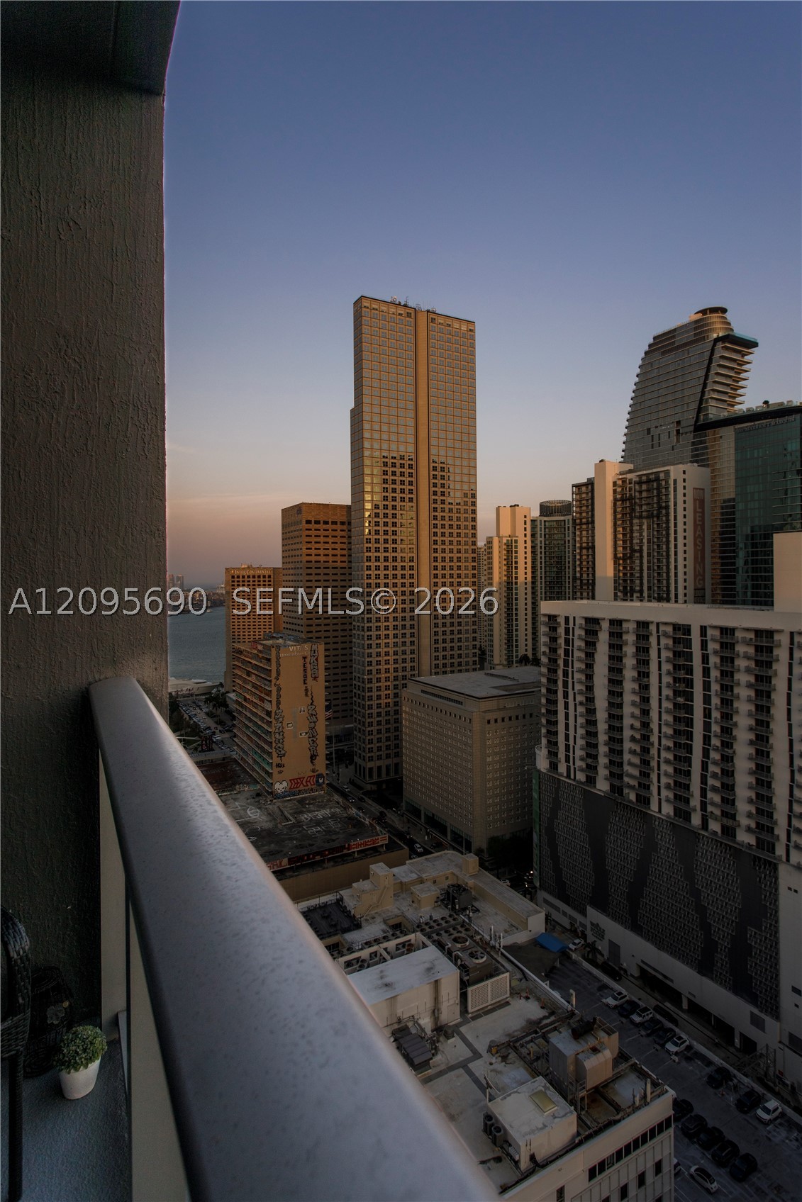 151 SE 1st St #3103 Miami, FL 33131