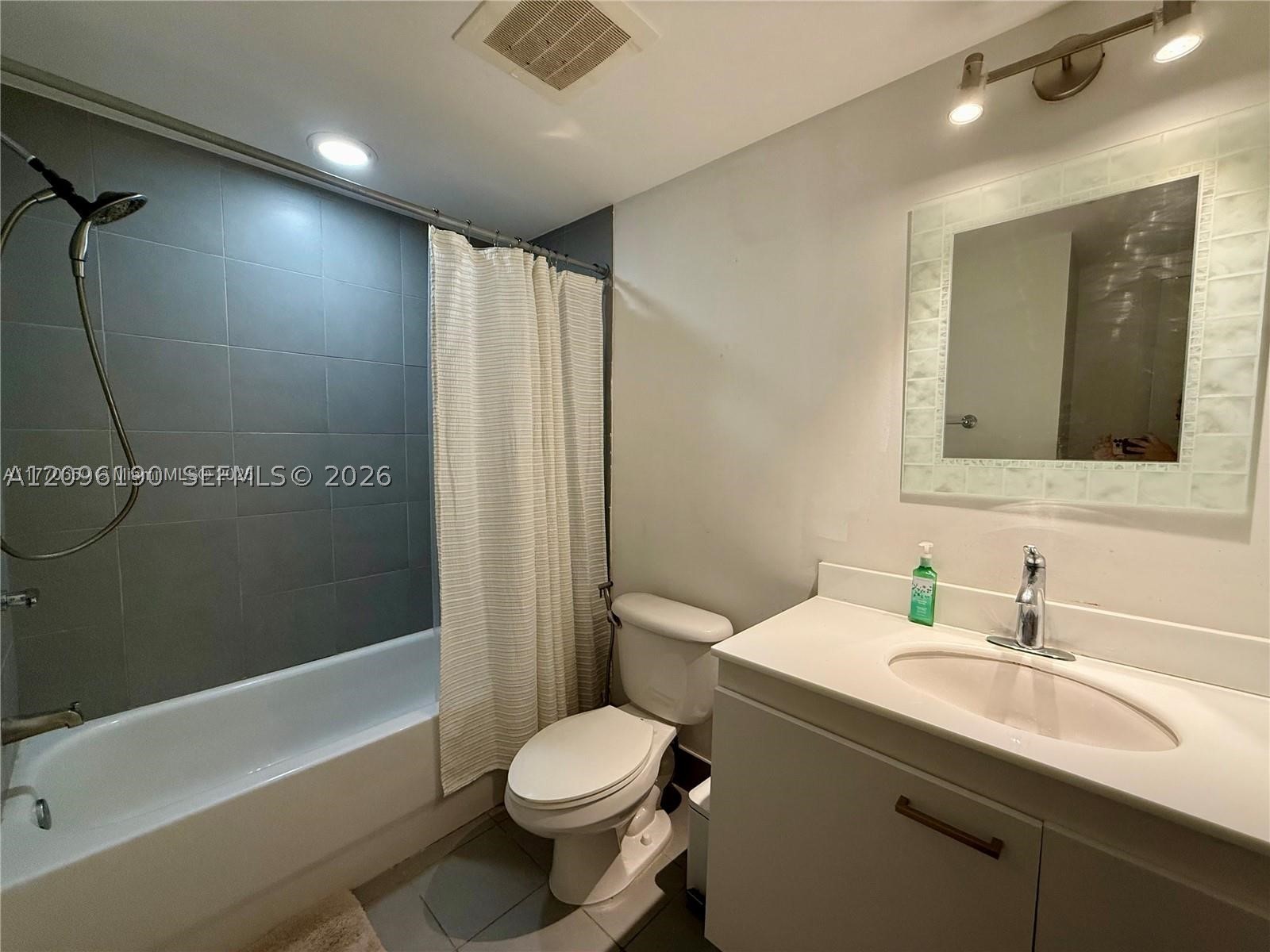 92 SW 3rd St #1104 Miami, FL 33130