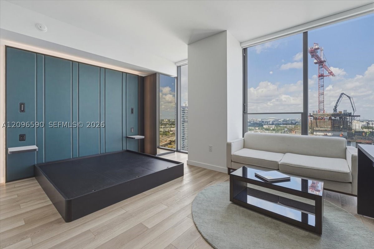 image E11EVEN Hotel & Residences10