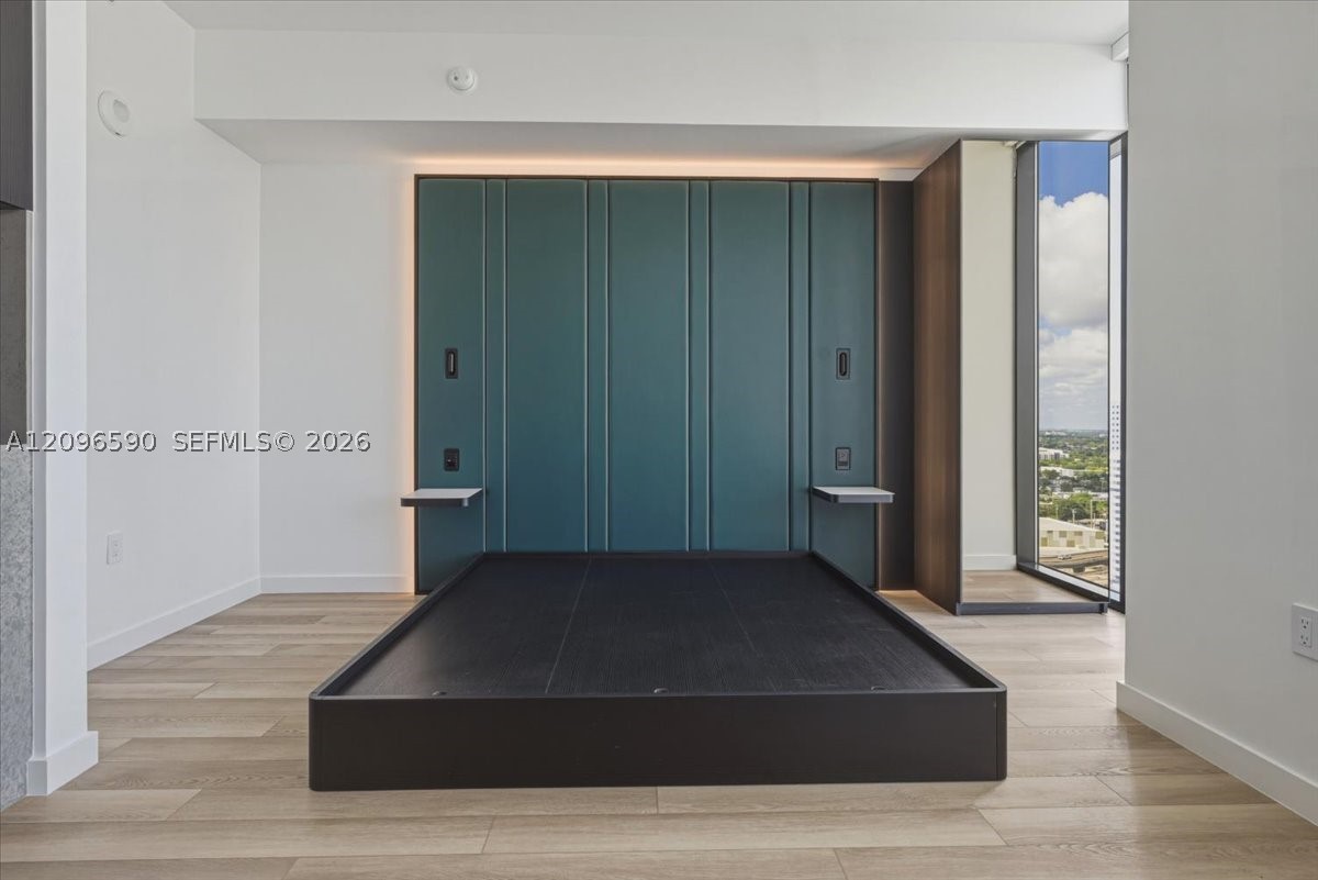 image E11EVEN Hotel & Residences11