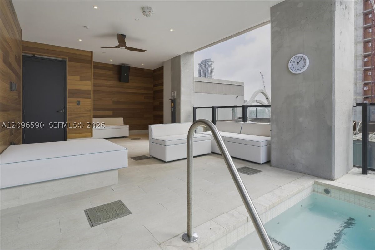 image E11EVEN Hotel & Residences27