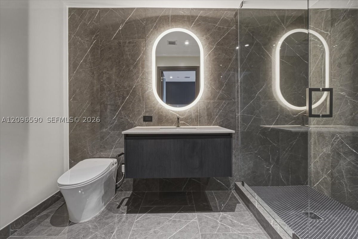 image E11EVEN Hotel & Residences2