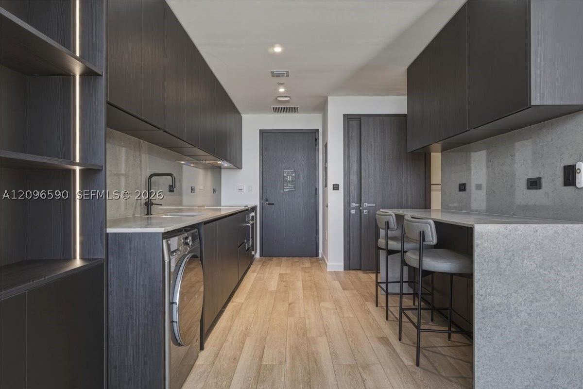 image E11EVEN Hotel & Residences7