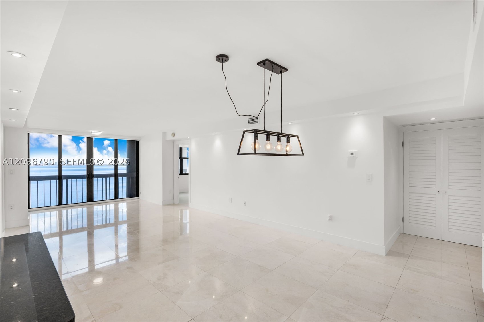 image Brickell Bay Club1