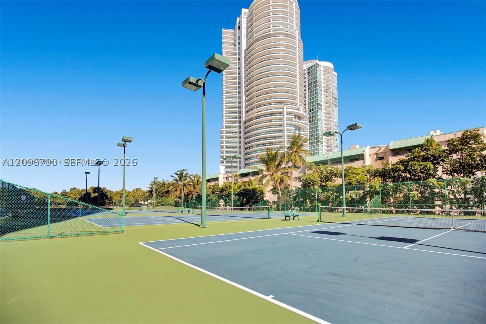 image Brickell Bay Club22