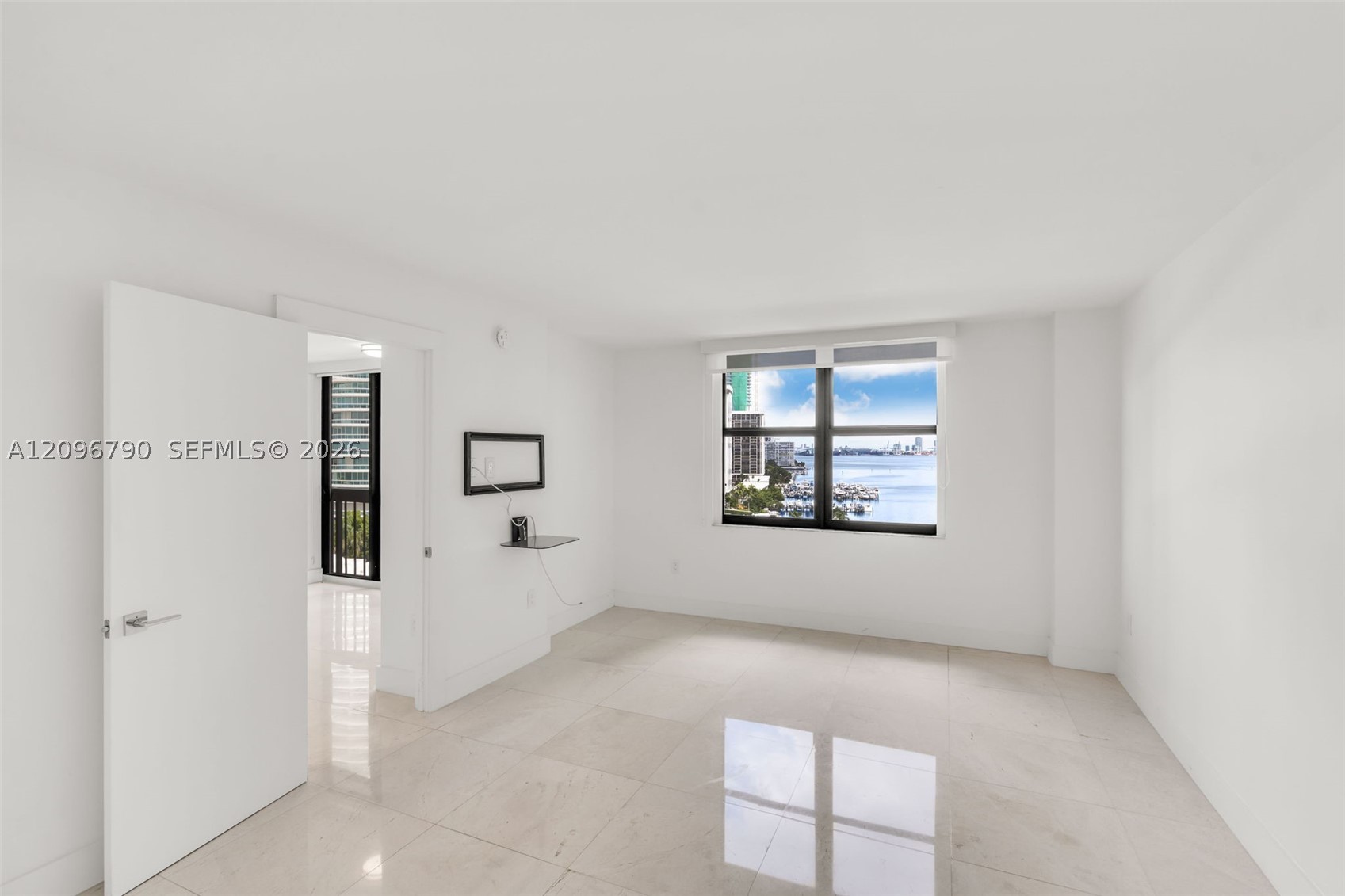 image Brickell Bay Club8