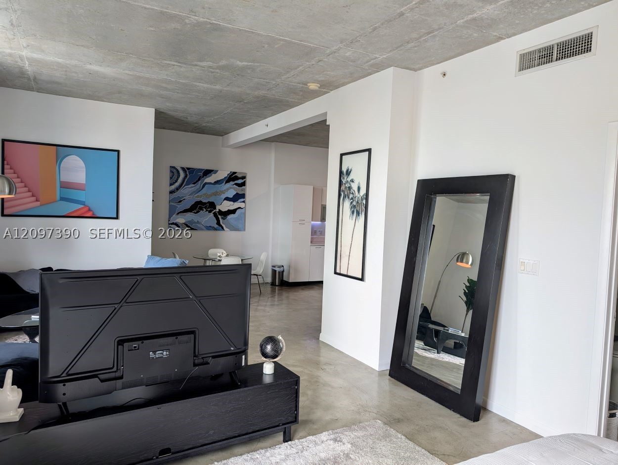 234 NE 3rd St #1204 Miami, FL 33132