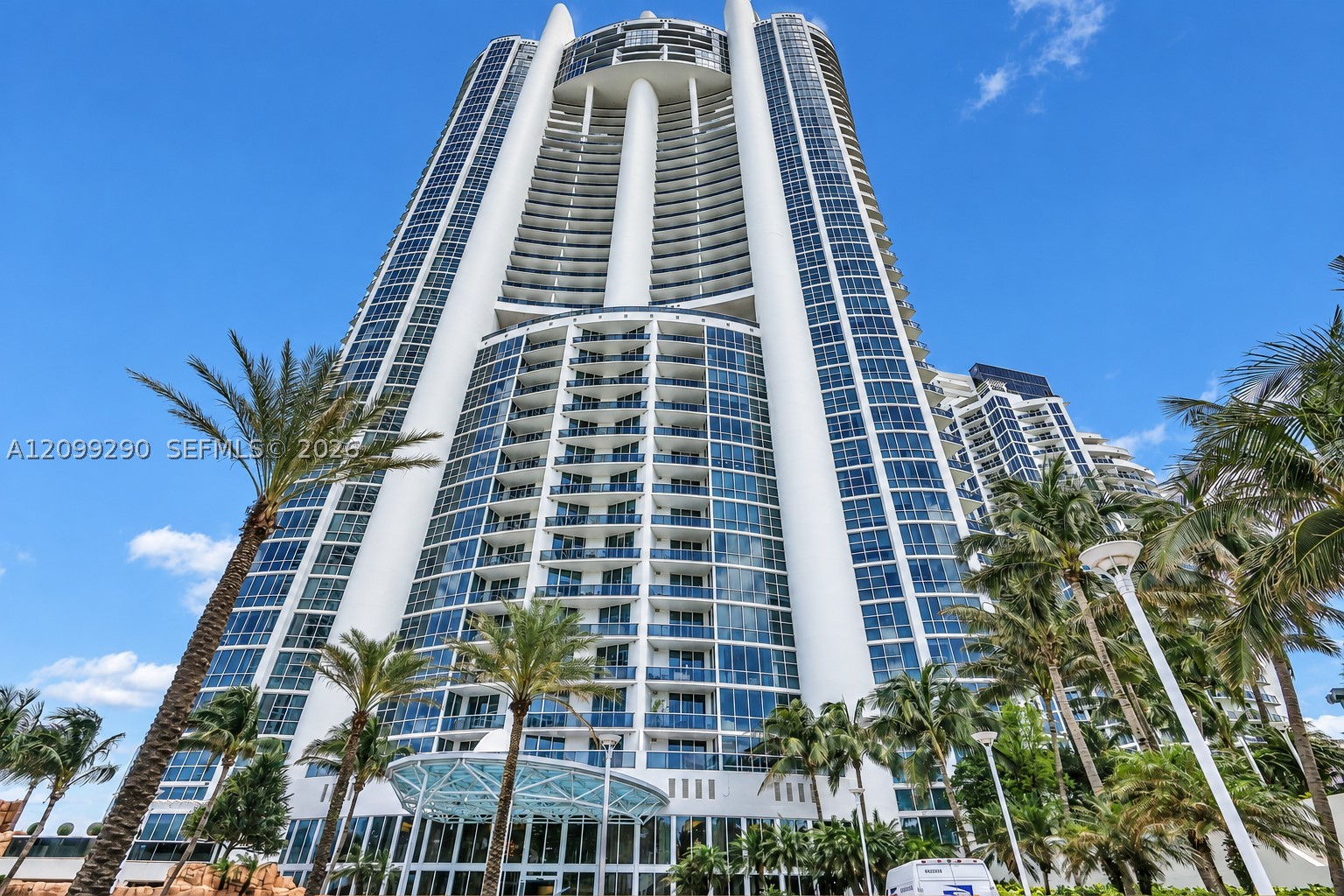 18101 Collins Ave #602