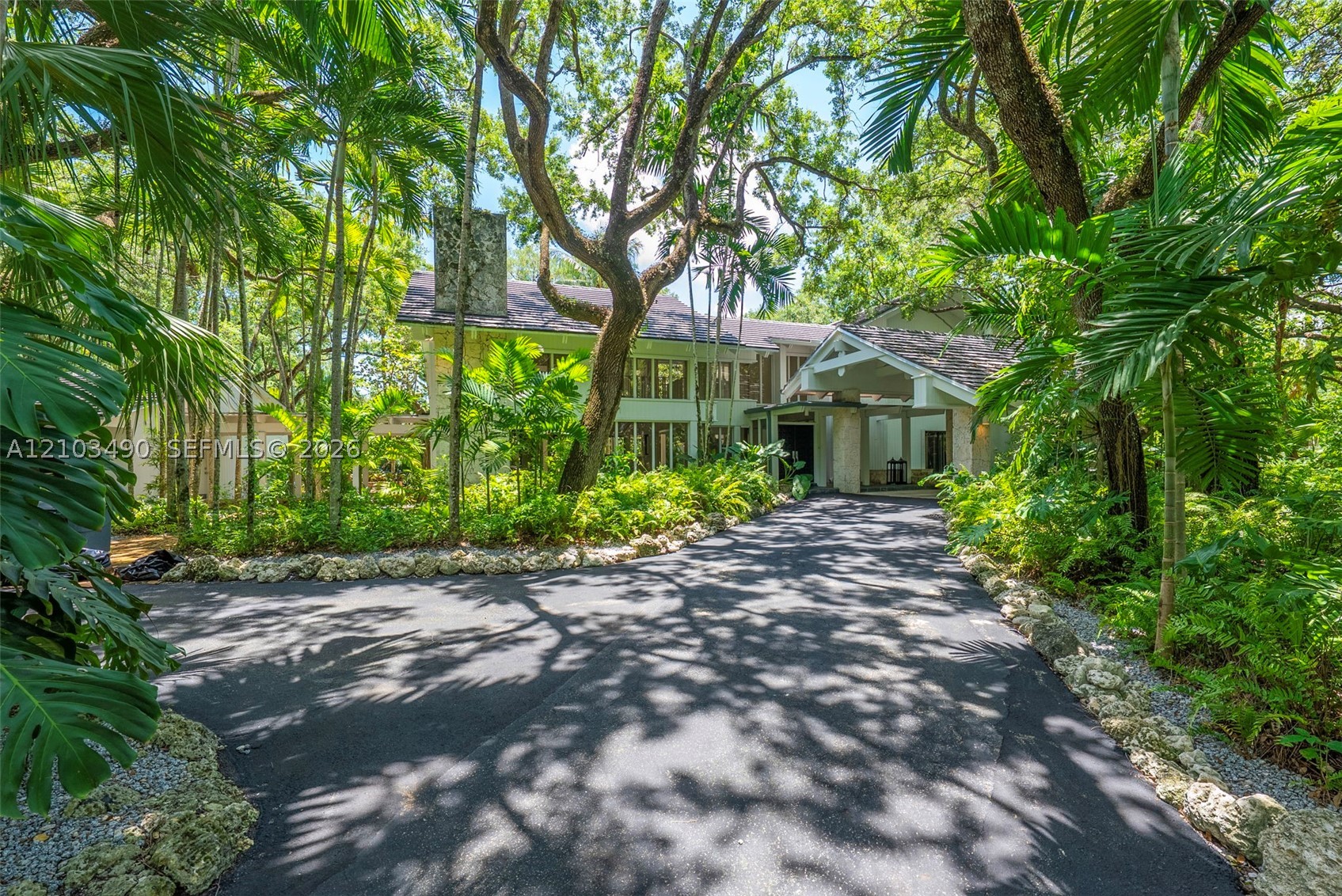 5600 Oakwood Ln Coral Gables, FL 33156