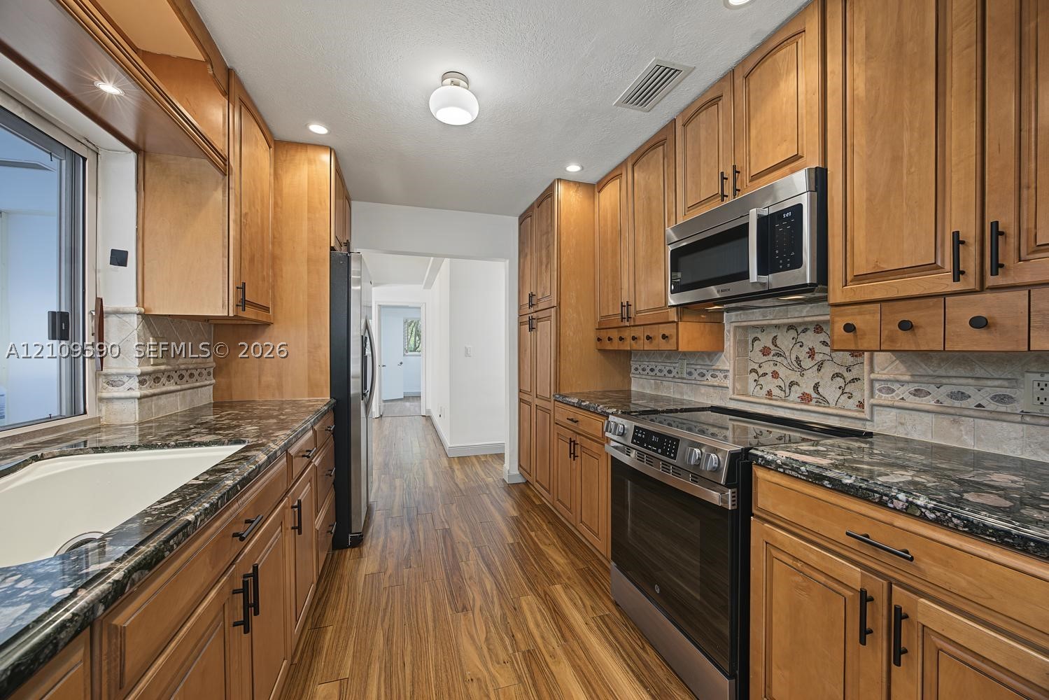 7715 SW 122nd St Pinecrest, FL 33156