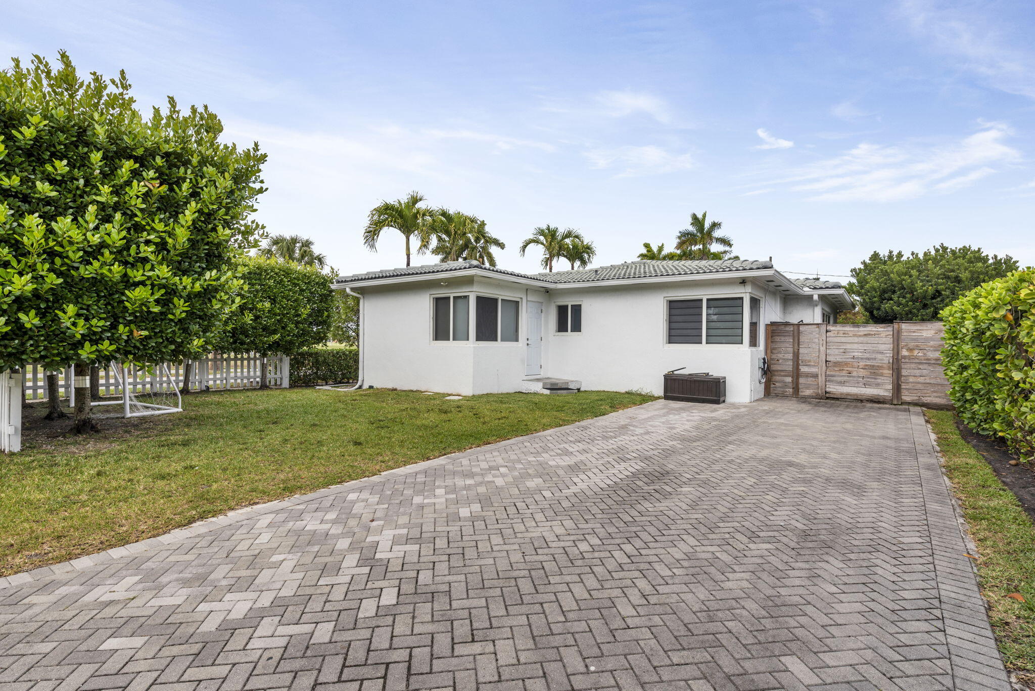 409 N 14th Hollywood, FL 33020