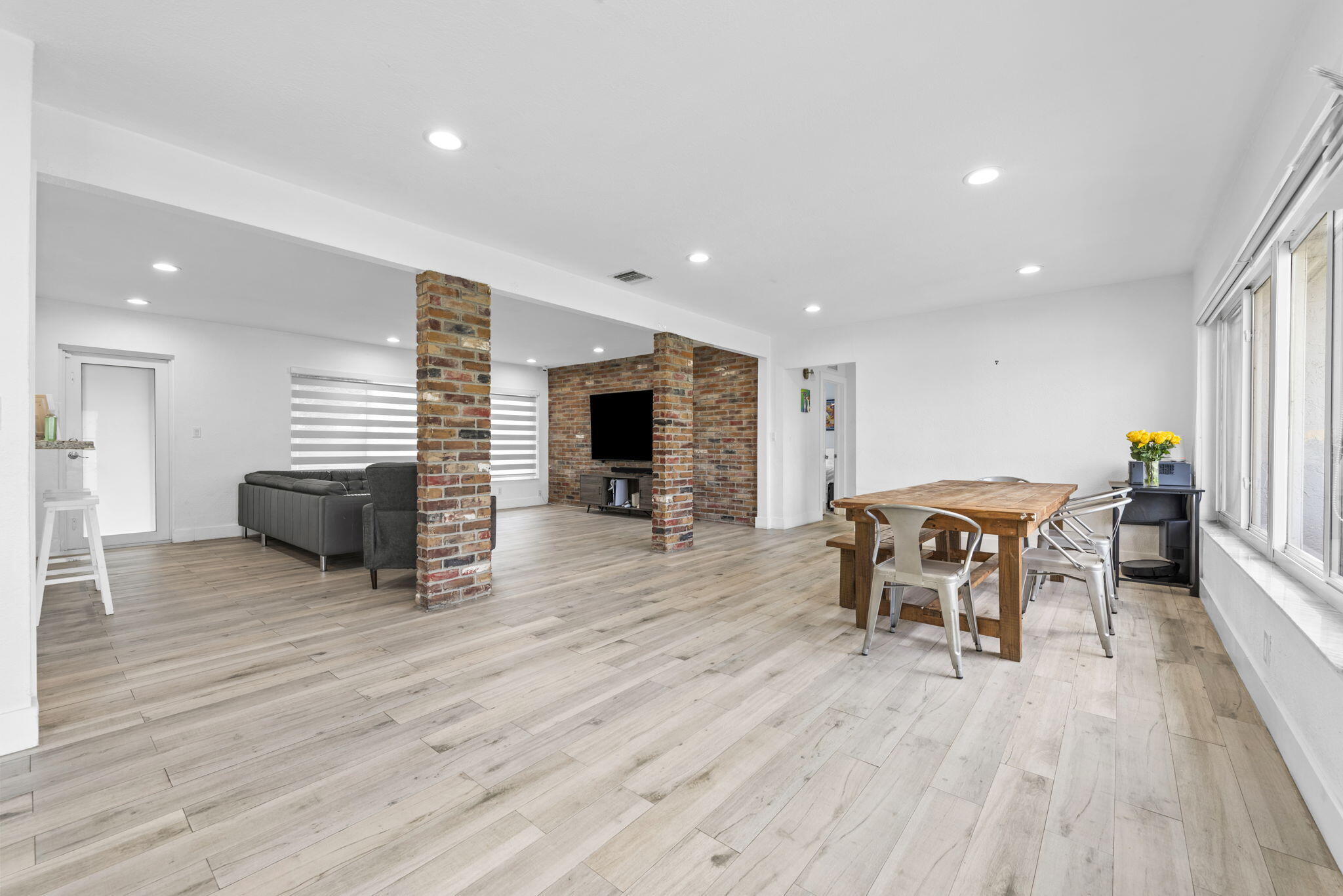 409 N 14th Hollywood, FL 33020