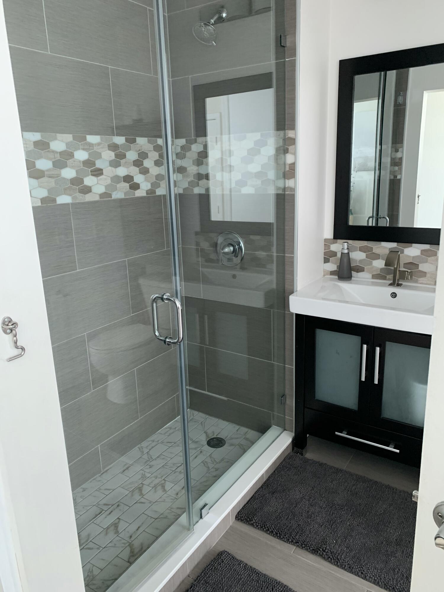 2200 NE 4th #805 Miami, FL 33137