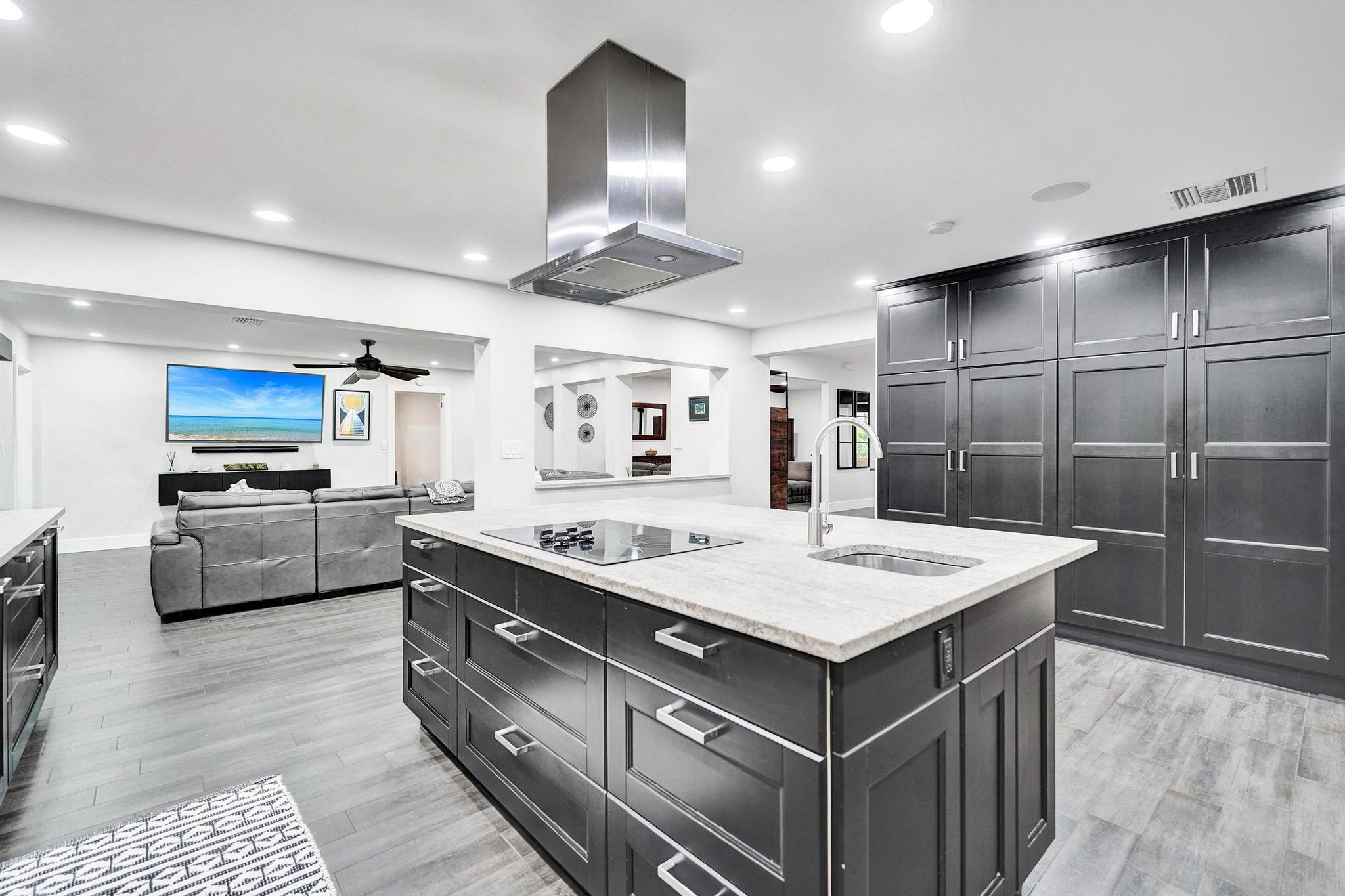 2309 NE 12th Fort Lauderdale, FL 33304