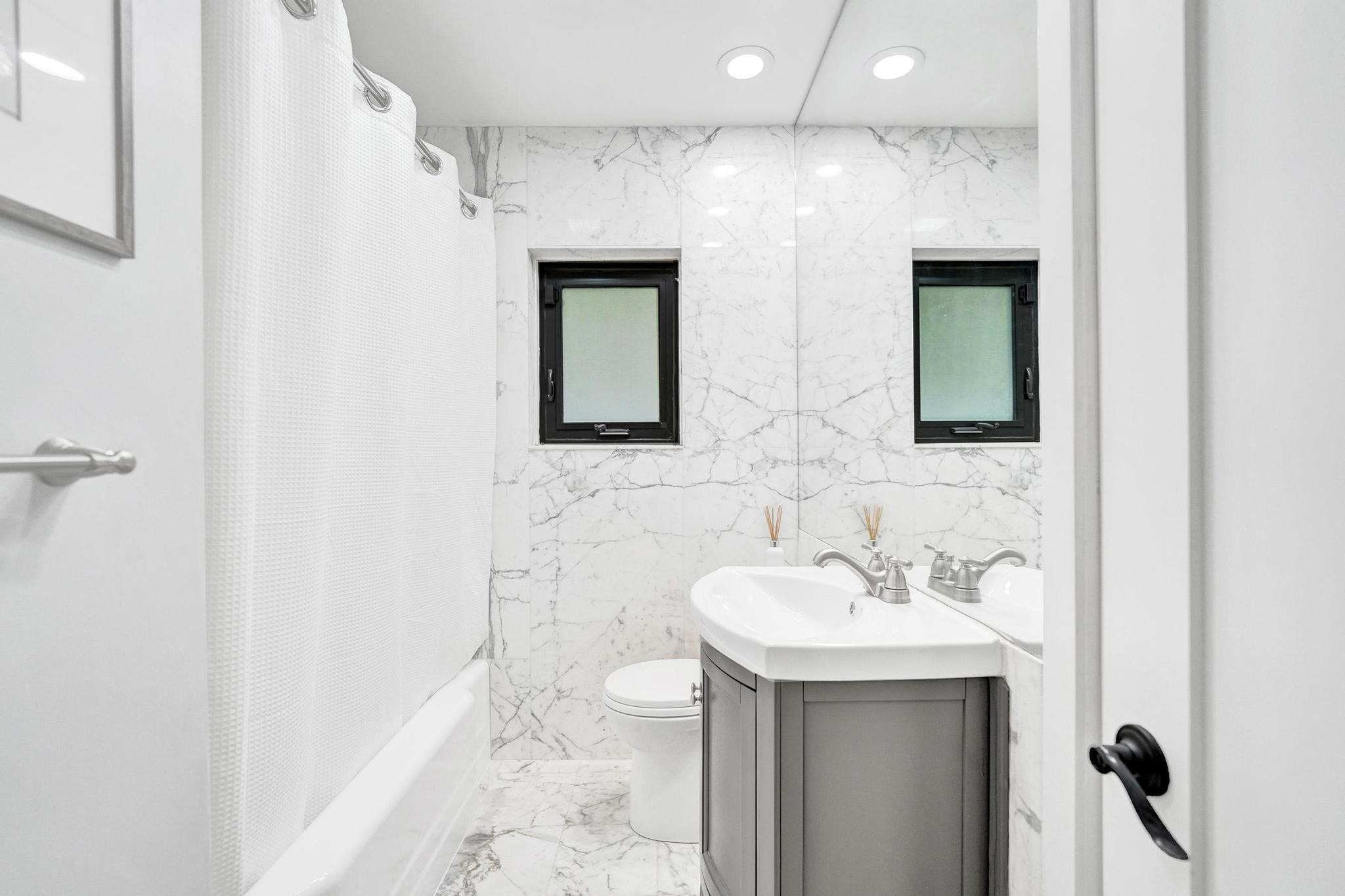 2309 NE 12th Fort Lauderdale, FL 33304