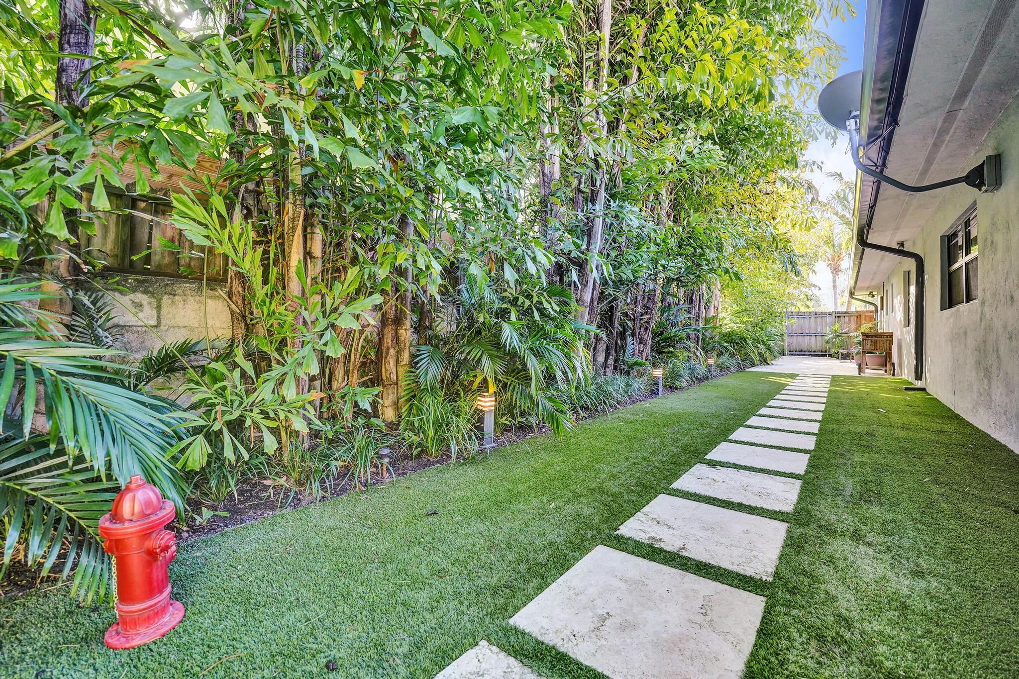 2309 NE 12th Fort Lauderdale, FL 33304