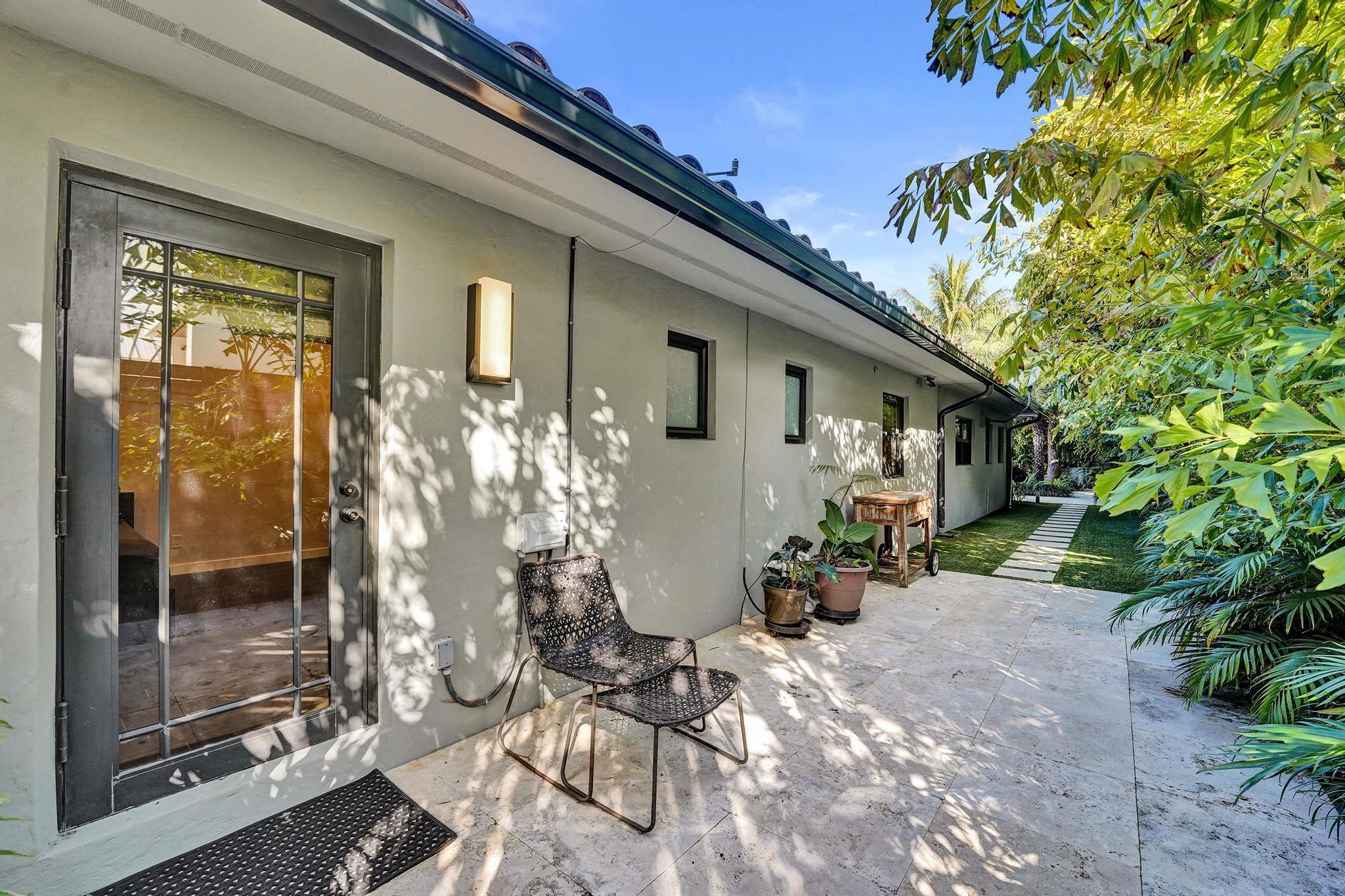 2309 NE 12th Fort Lauderdale, FL 33304