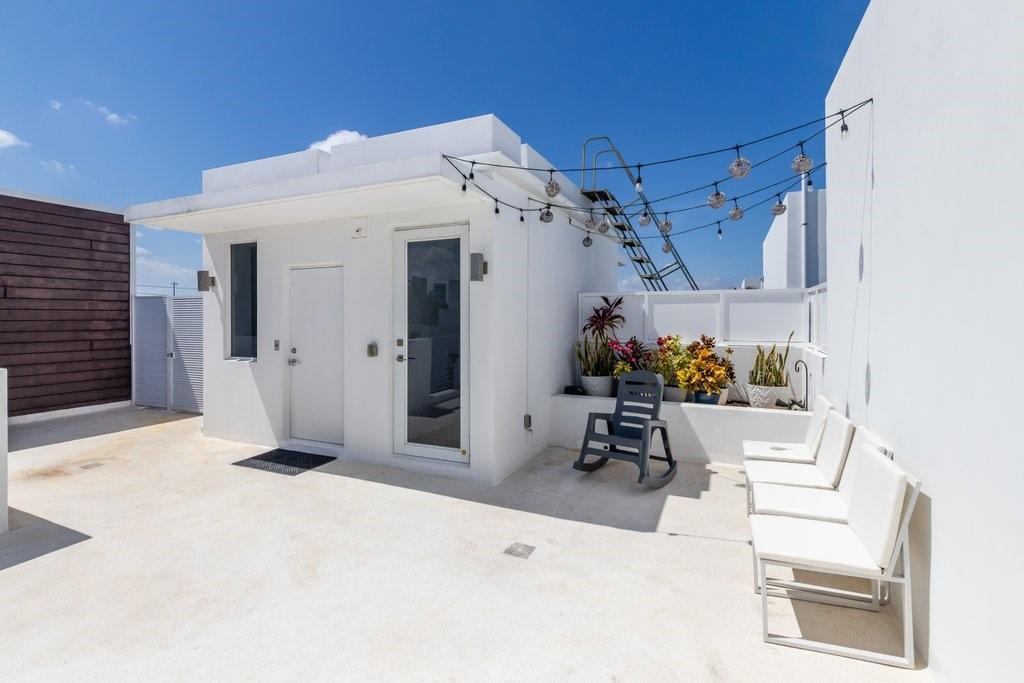 700 NE 14th #208 Fort Lauderdale, FL 33304