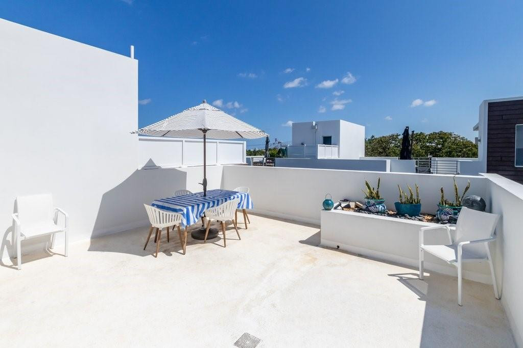 700 NE 14th #208 Fort Lauderdale, FL 33304