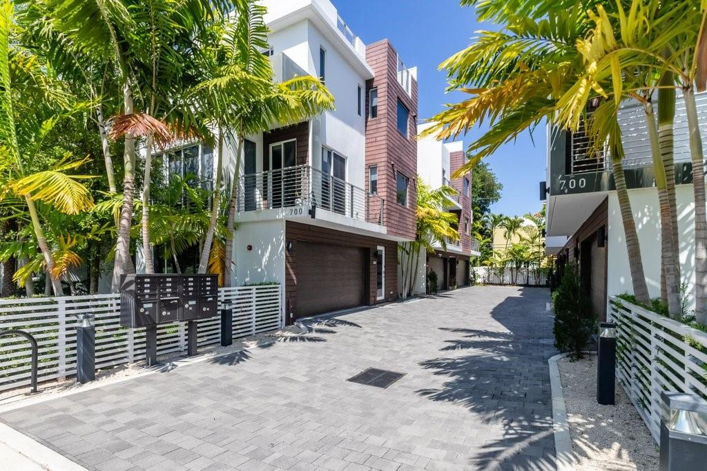 700 NE 14th #208 Fort Lauderdale, FL 33304