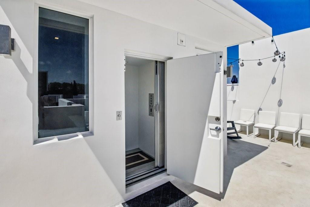 700 NE 14th #208 Fort Lauderdale, FL 33304