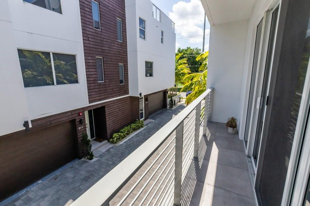 700 NE 14th #208 Fort Lauderdale, FL 33304