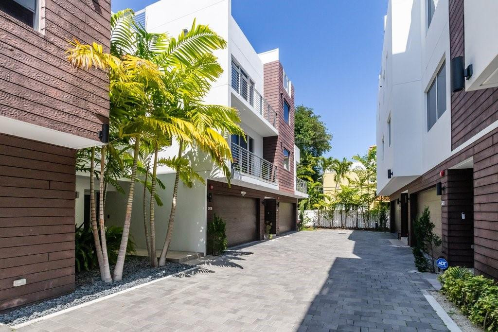 700 NE 14th #208 Fort Lauderdale, FL 33304