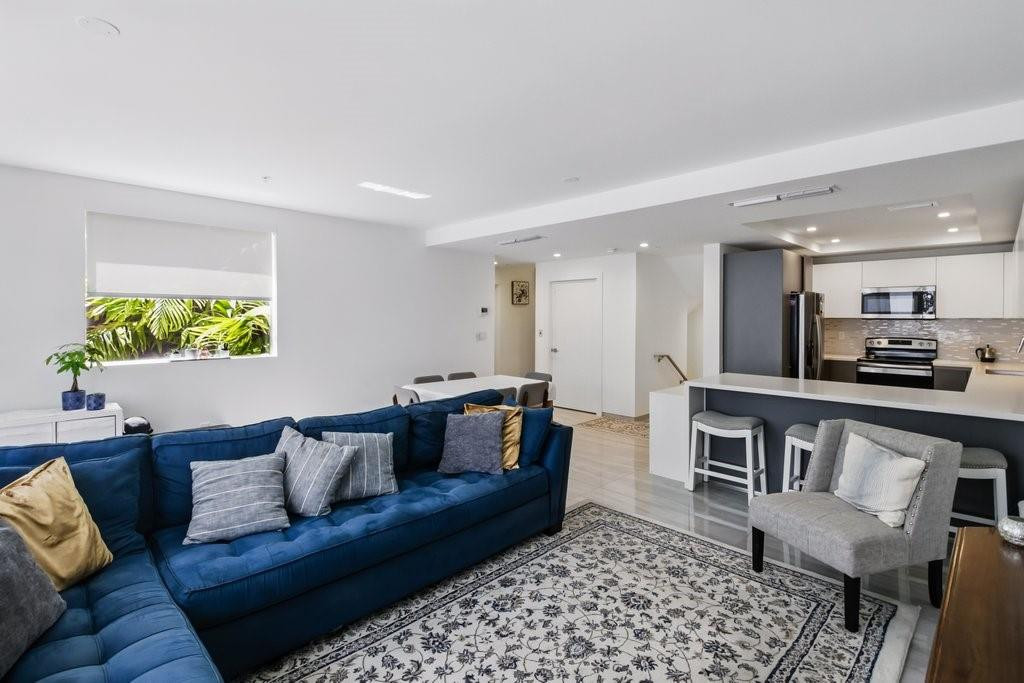 700 NE 14th #208 Fort Lauderdale, FL 33304