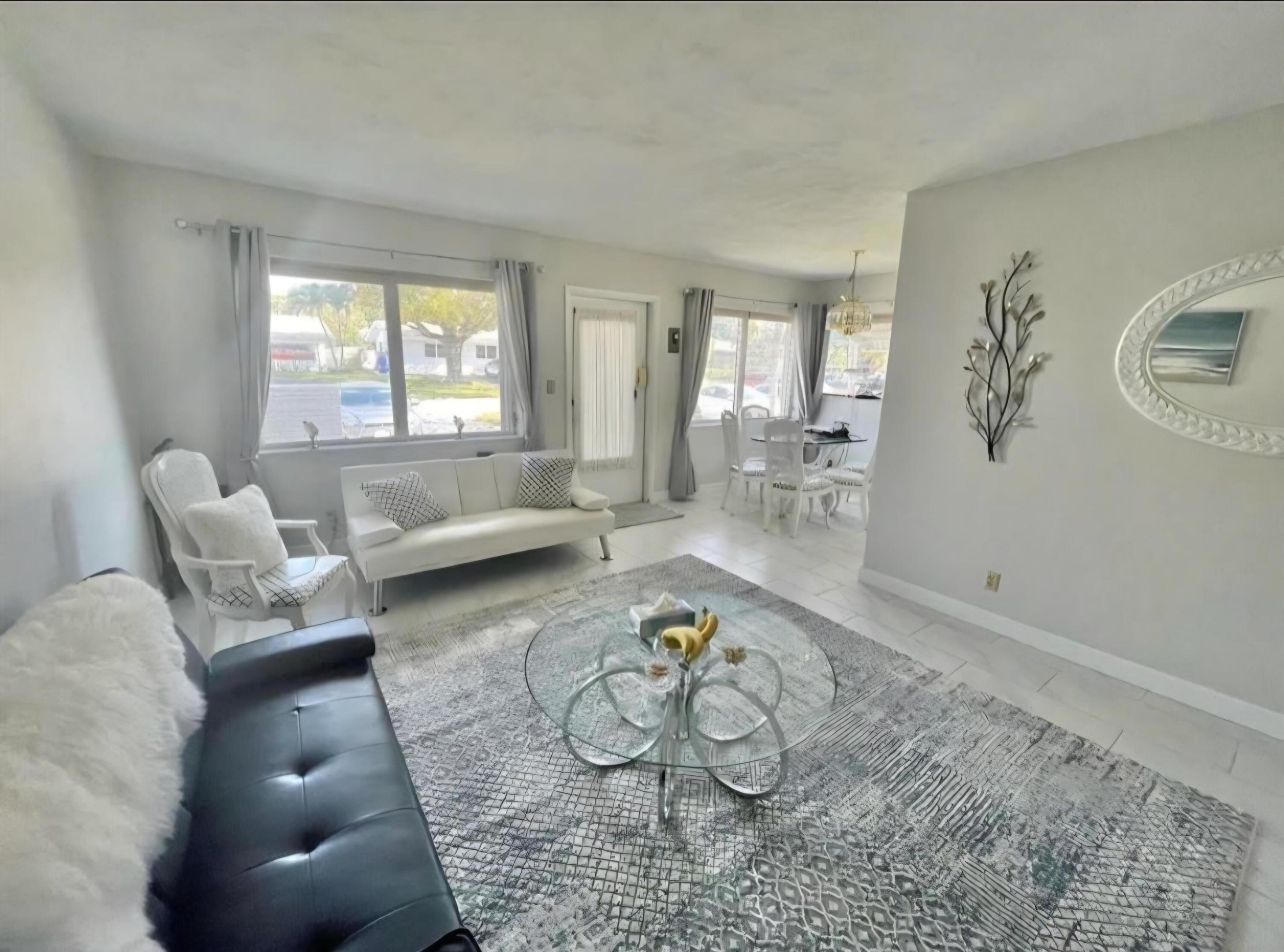 1920 NE 51st #101