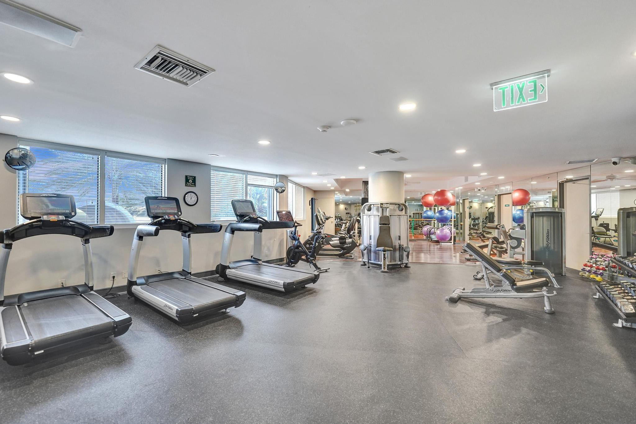 3100 N Ocean #808 Fort Lauderdale, FL 33308