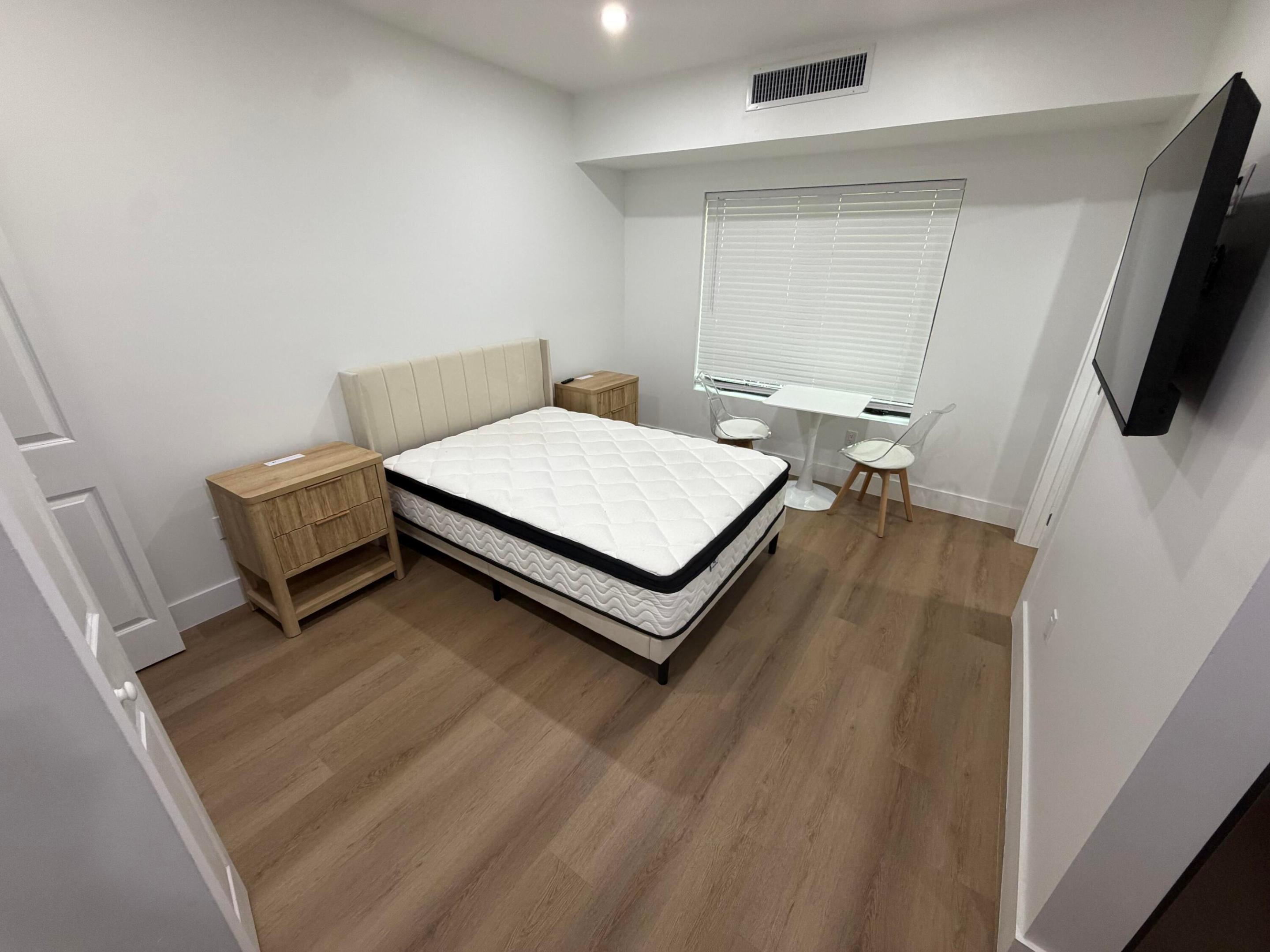 1619 Jefferson #106