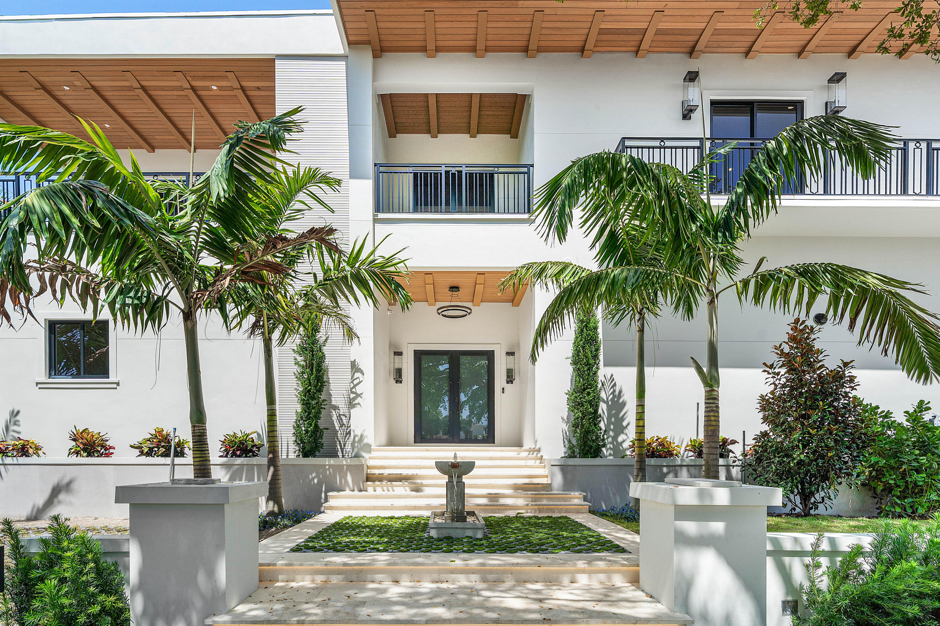 7935 S Flagler Dr