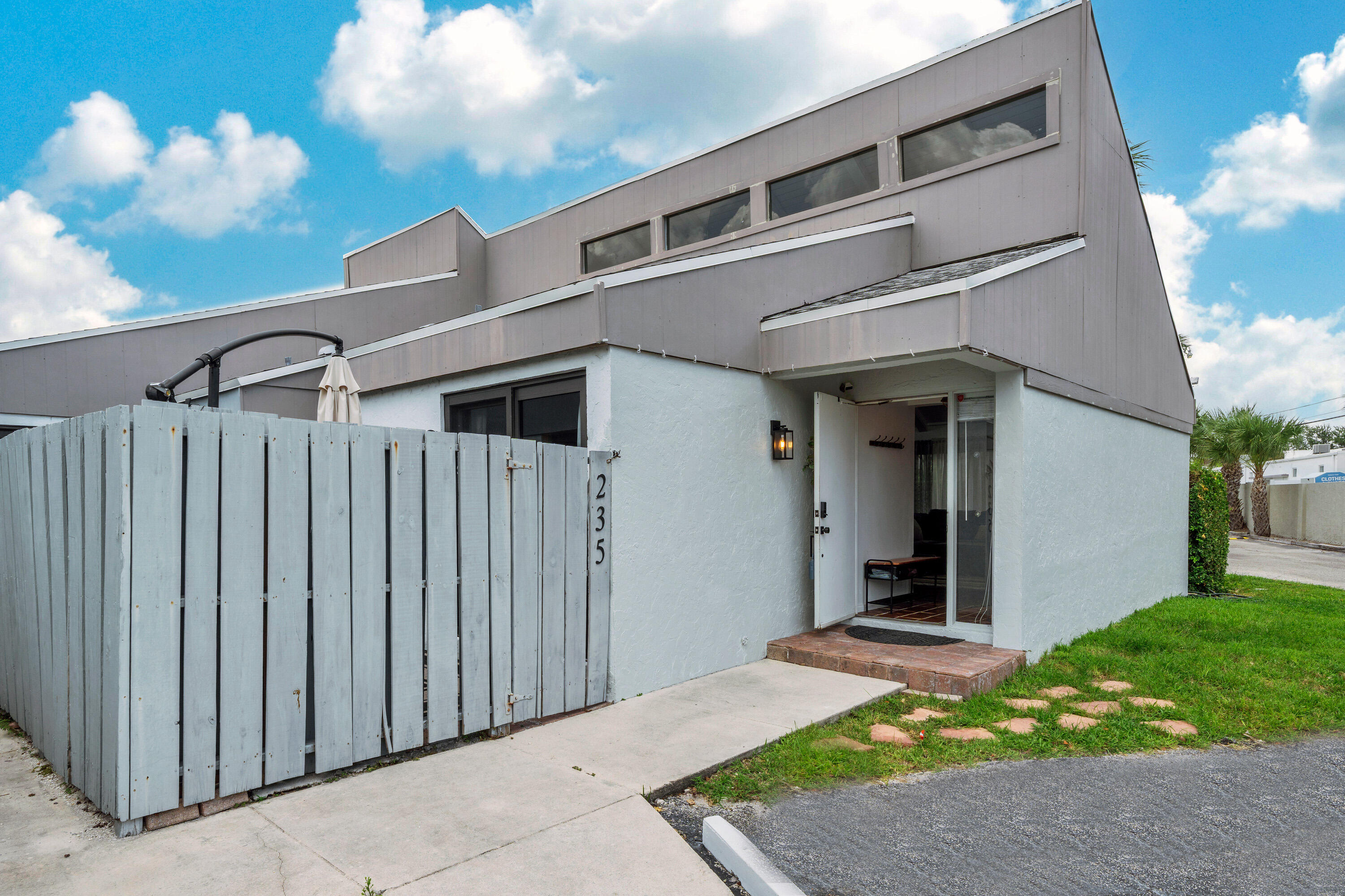 235 NW 15th