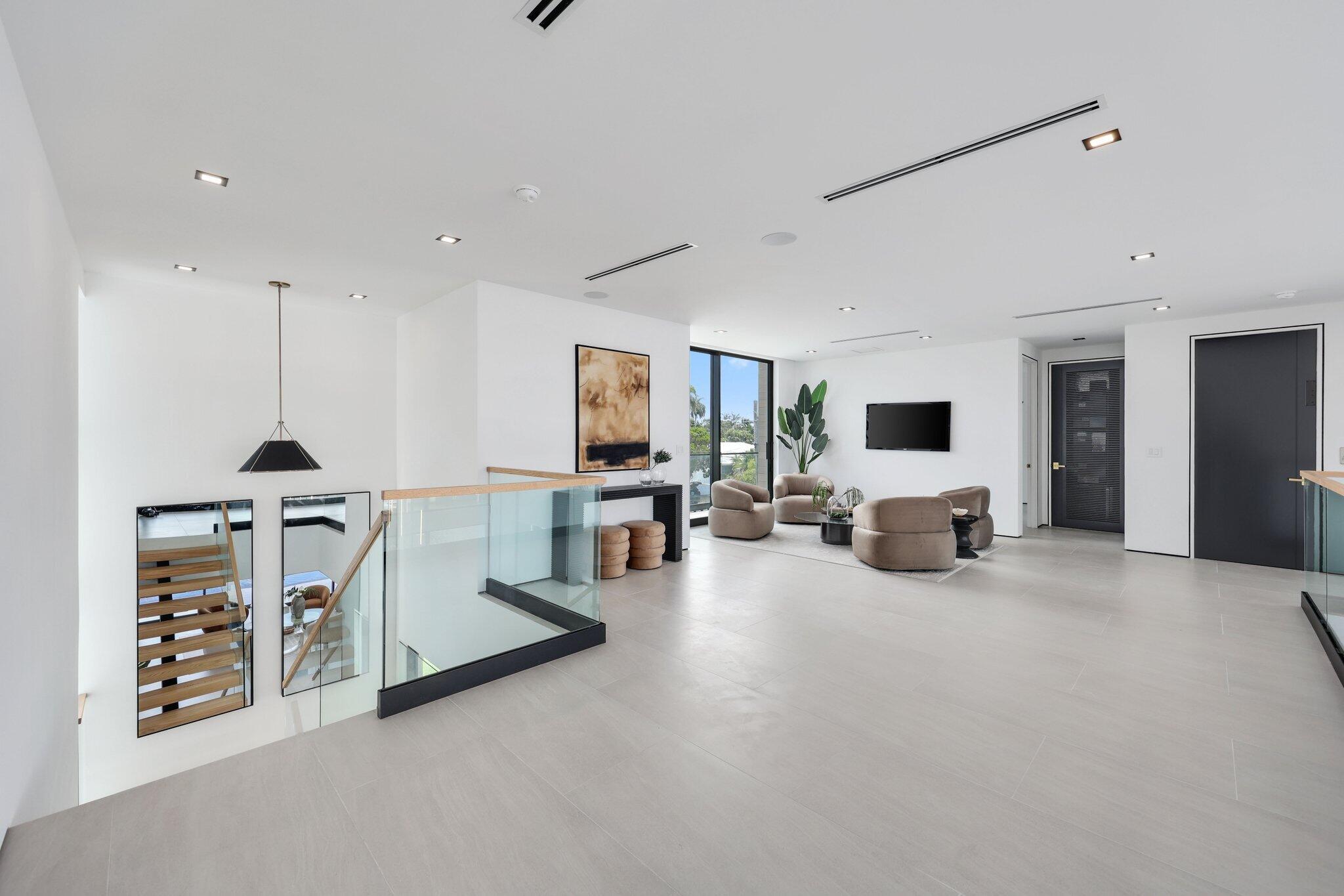2825 NE 27th St Fort Lauderdale, FL 33306