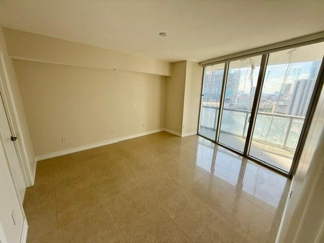 image Icon Brickell I32