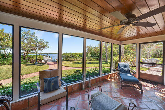 1935 Quay Dock Rd Vero Beach, FL 32967