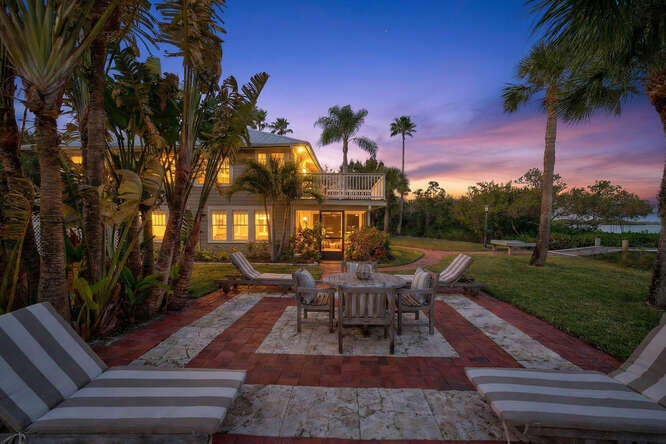 1935 Quay Dock Rd Vero Beach, FL 32967