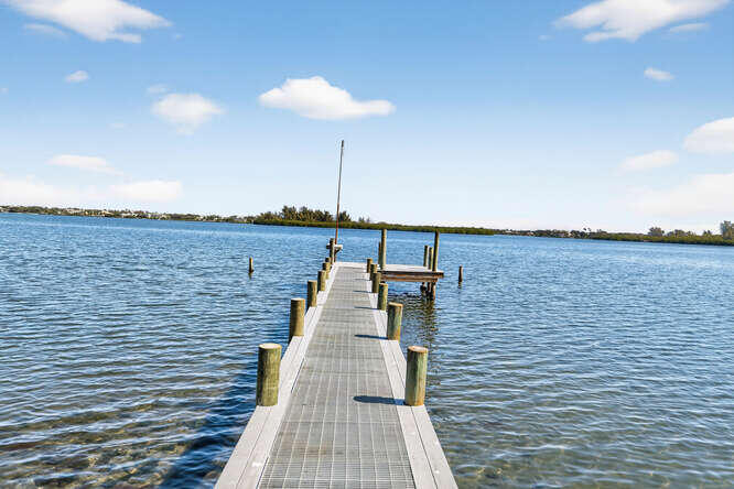 1935 Quay Dock Rd Vero Beach, FL 32967