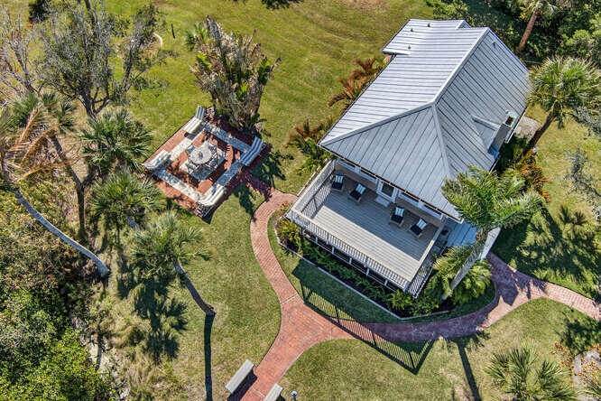 1935 Quay Dock Rd Vero Beach, FL 32967