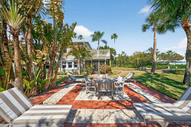 1935 Quay Dock Rd Vero Beach, FL 32967