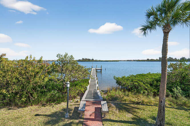 1935 Quay Dock Rd Vero Beach, FL 32967