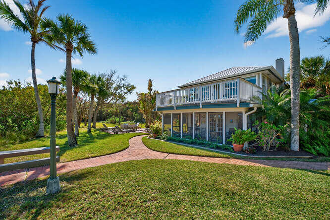 1935 Quay Dock Rd Vero Beach, FL 32967