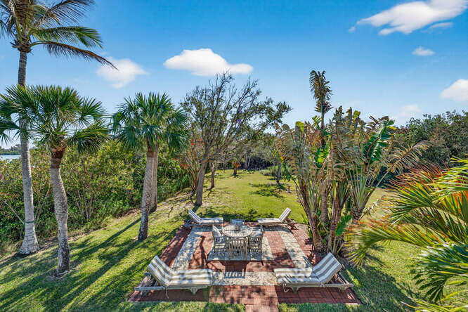1935 Quay Dock Rd Vero Beach, FL 32967