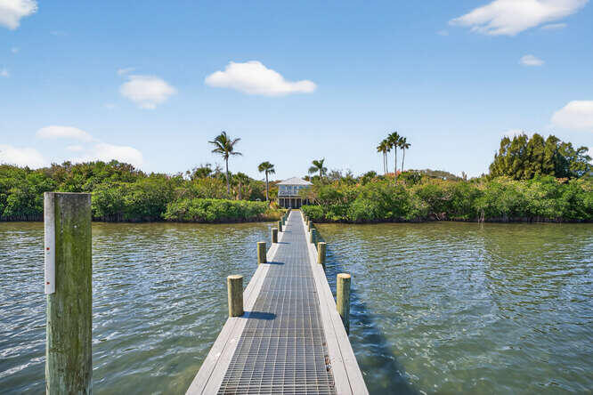 1935 Quay Dock Rd Vero Beach, FL 32967