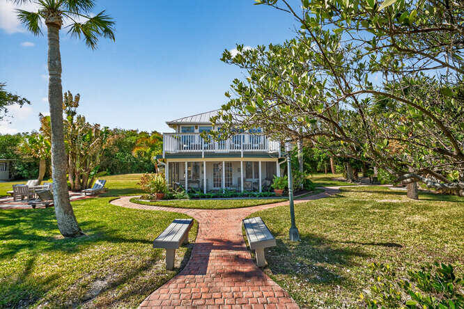 1935 Quay Dock Rd Vero Beach, FL 32967