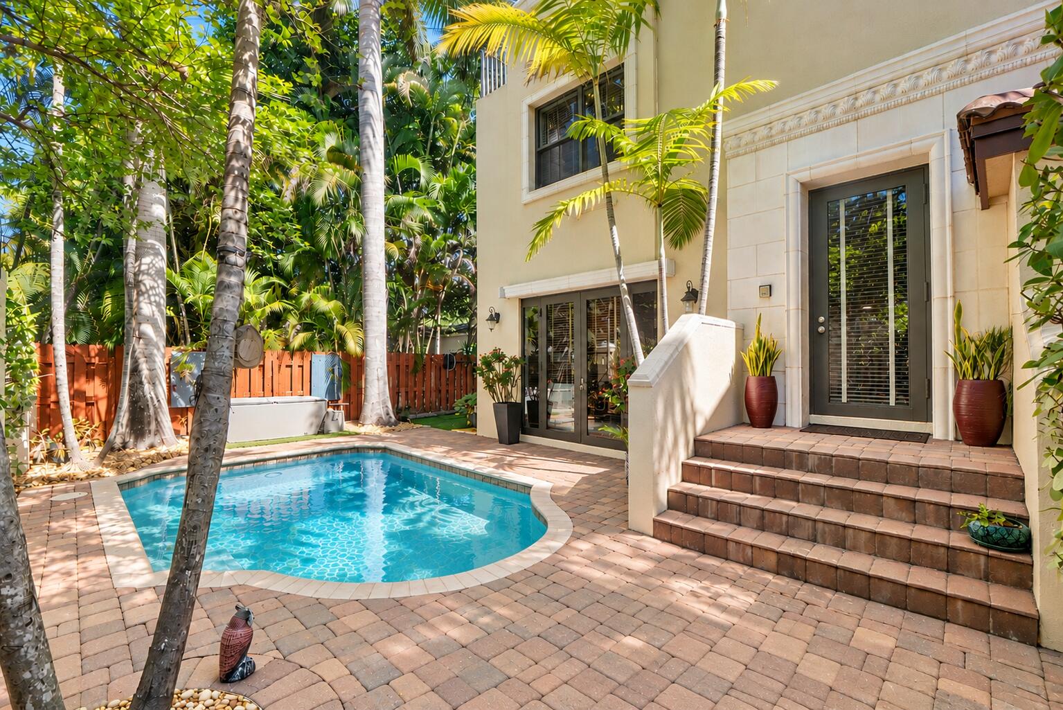 430 NE 7th Ave #430